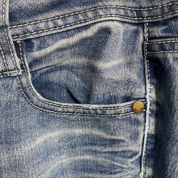 The breakfast club T-shirt & Decree tattered edge jeans - Picture 12 of 14